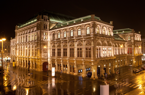 Vienna-State-Opera-in-night-Austria-dreamstime_xl_27199101